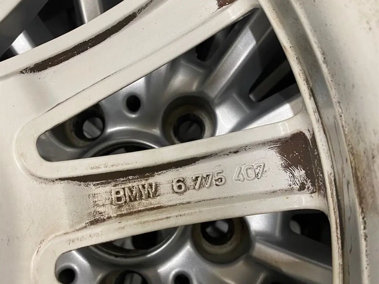 Billede 9 - 18" Org. BMW Alufælge med dæk "Radialspoke 237" A64093 BMW X1 (E84) F07 GT F10 F11 F12 F13 F06 GC F10 LCI F11 LCI F07 GT LCI X4 (F26) F06 GC LCI F12