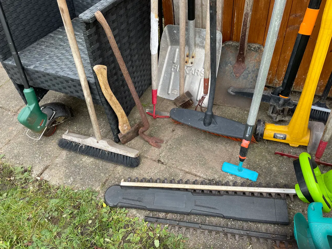 Billede 7 - Haveredskaber mm