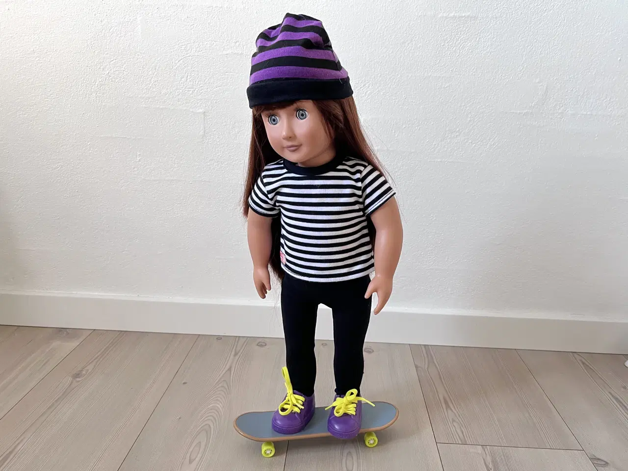Billede 10 - Our Generation Dukke, Skater dukke.