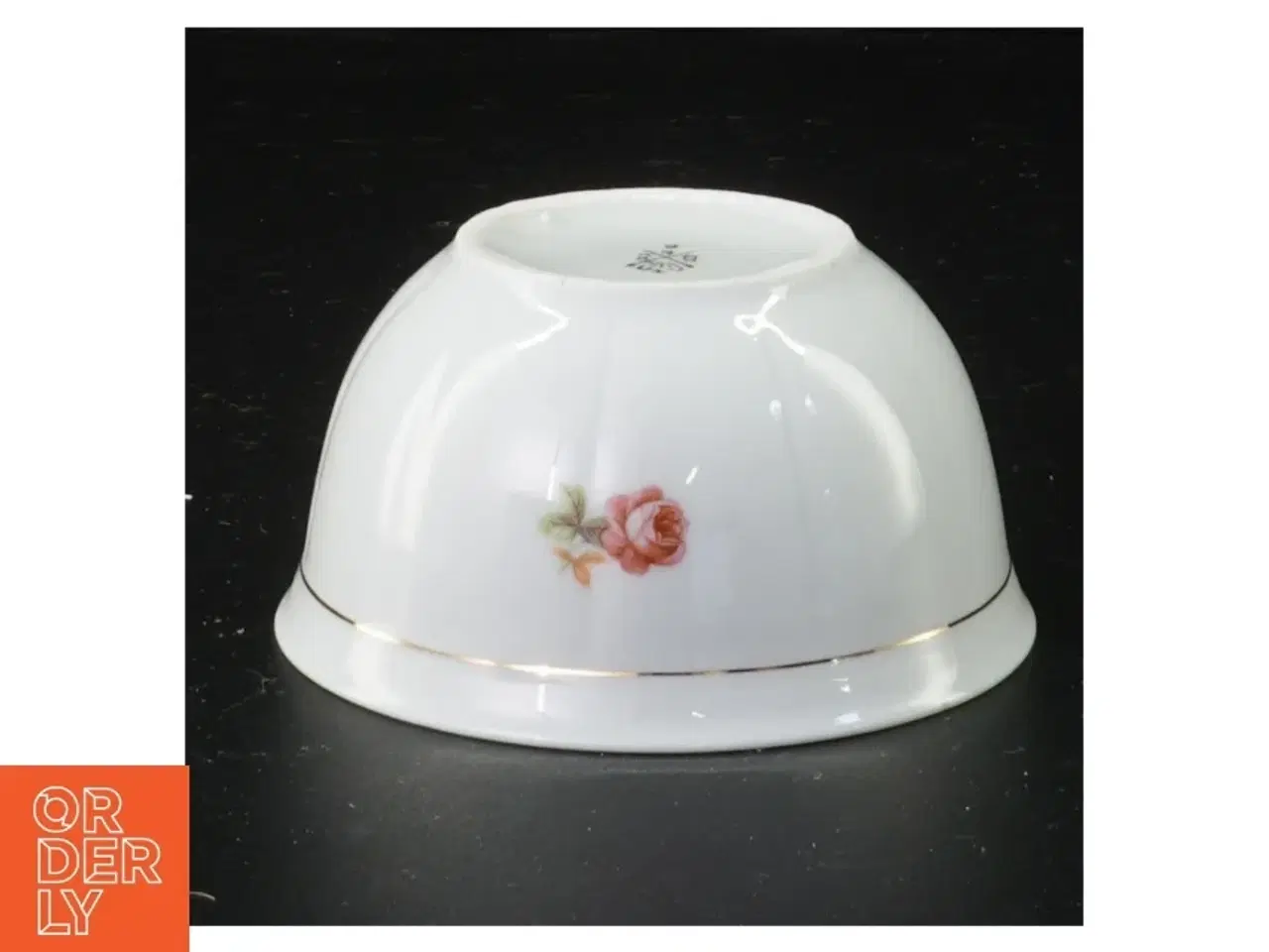 Billede 2 - Porcelænsskål med blomstermotiver (str. 10 x 5 cm)