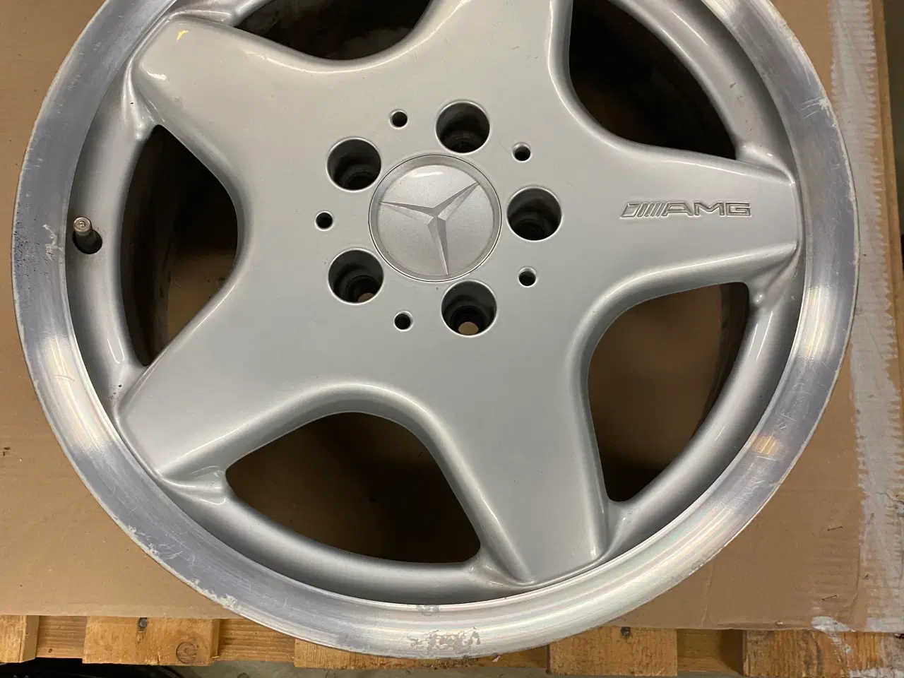 Billede 6 - Mercedes fælg Amg  7,5 x 17” ET 37 . 