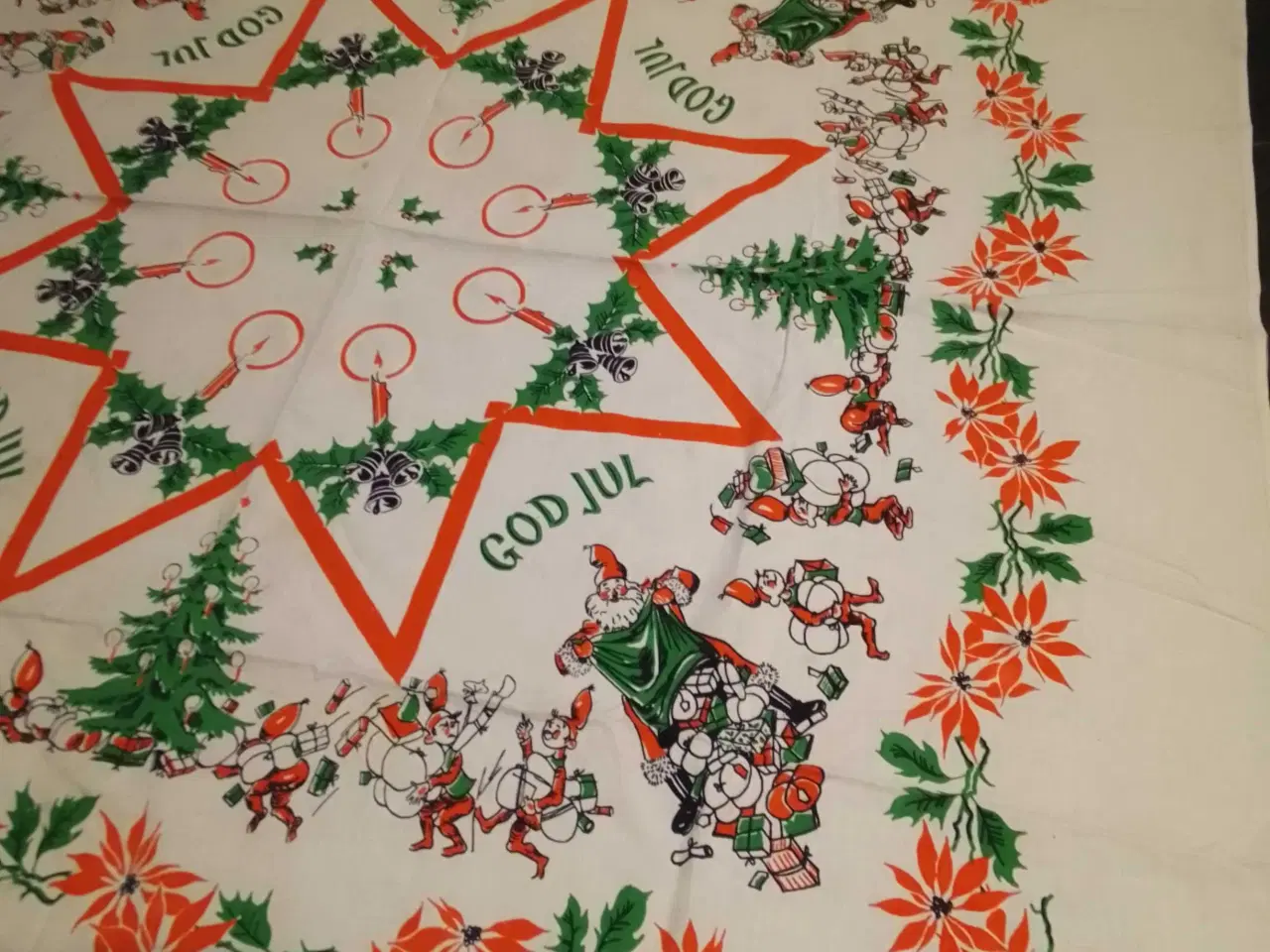 Billede 2 - Daells varehus juledug /juletræstæppe