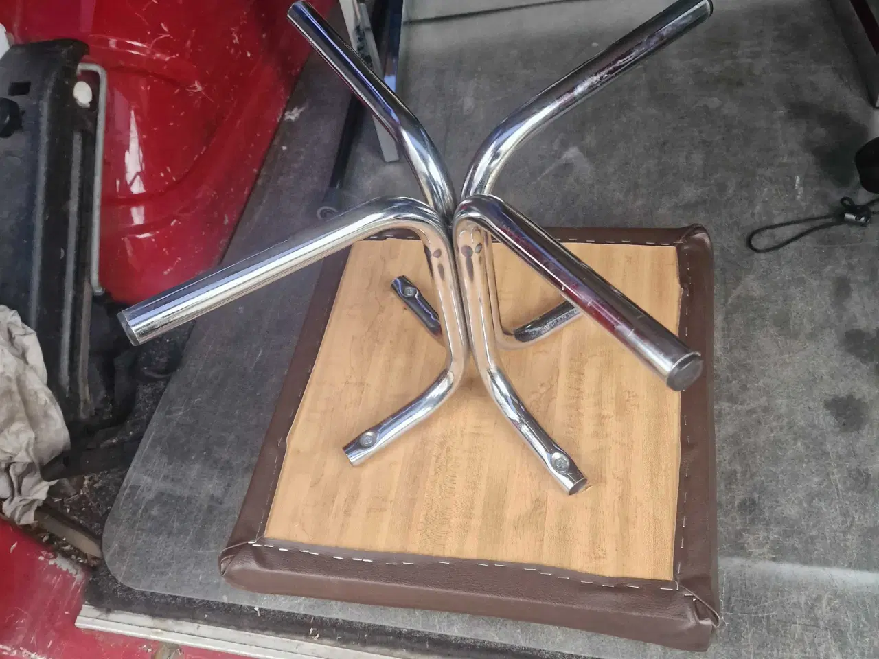 Billede 2 - Skammel med brunt lædersæde 