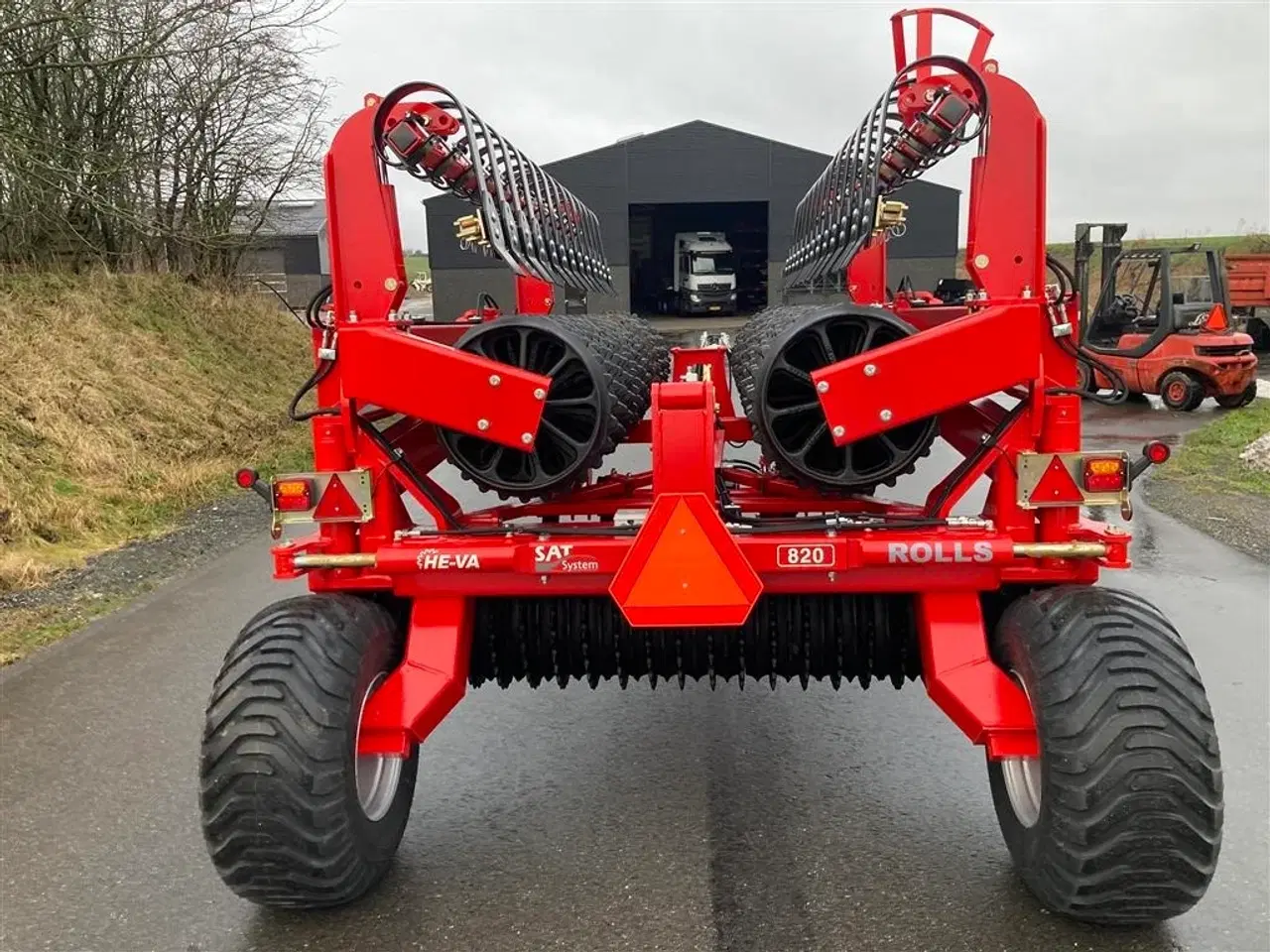 Billede 16 - HE-VA HE-VA TIP ROLLER 8.20 m. Spring-Active-Transfer System - som er en fjederaktiveret vægtoverføring.