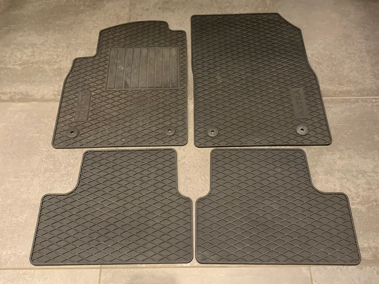 Billede 3 - Gummimåtter til Opel Astra