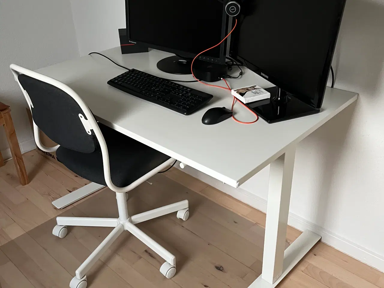 Billede 2 - Skrivebord 