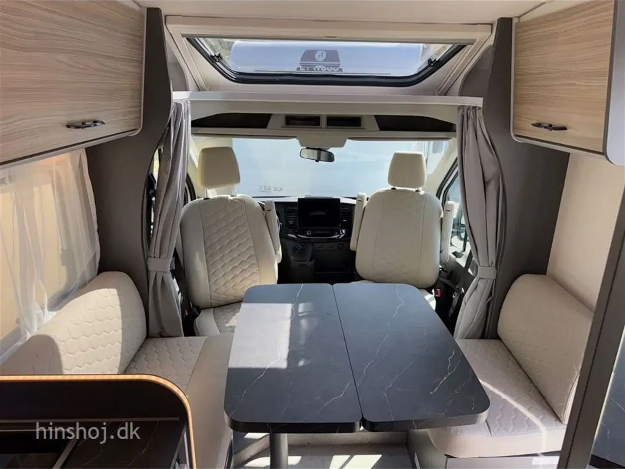 Billede 12 - 2026 - Etrusco   Lækker Autocamper med automatgear og face to face siddegruppe fra Hinshøj Caravan.