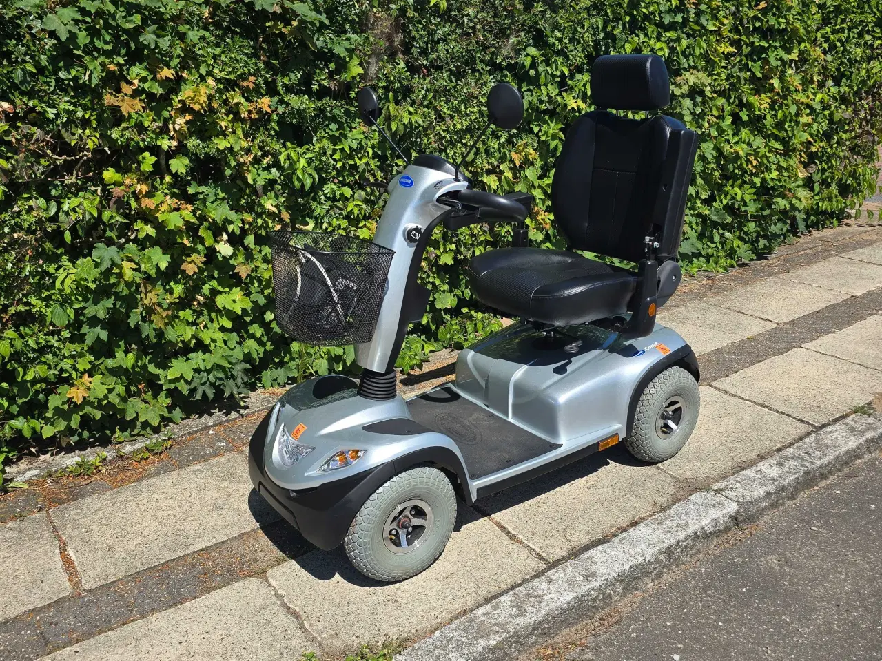 Billede 1 - Elscooter mrk Invacare årg 2023
