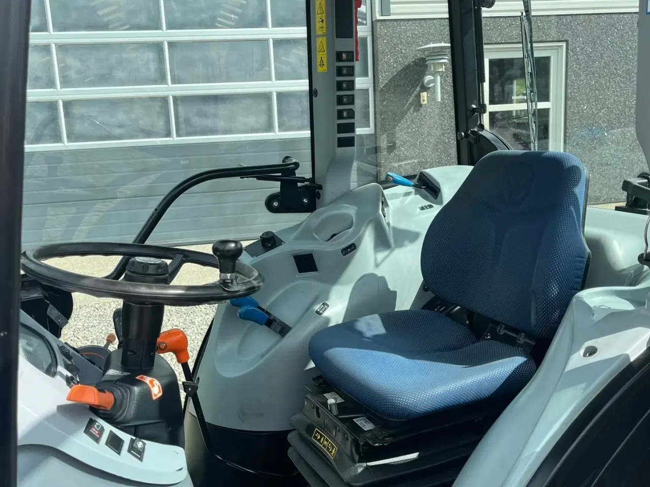 Billede 5 - New Holland T4.80 F SuperSteear med aircondition og koblingsfrit vendergear