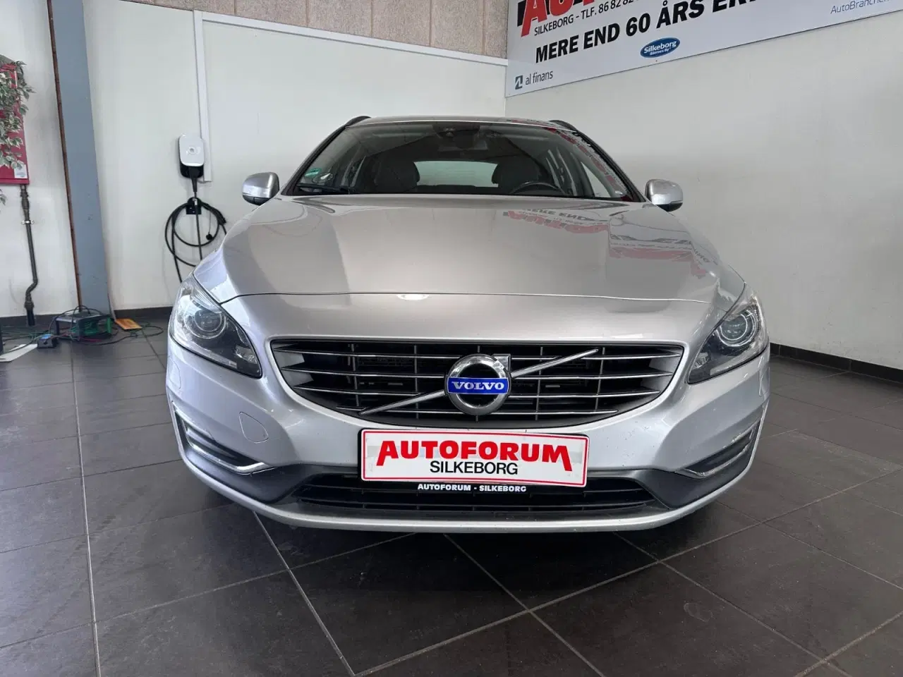 Billede 2 - Volvo V60 2,0 D4 181 Momentum