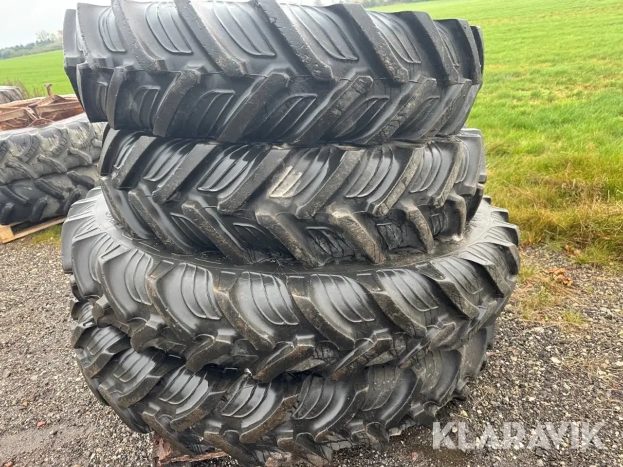 Billede 2 - Landbrugsdæk Taurus 4 styks - 2 små og 2 store