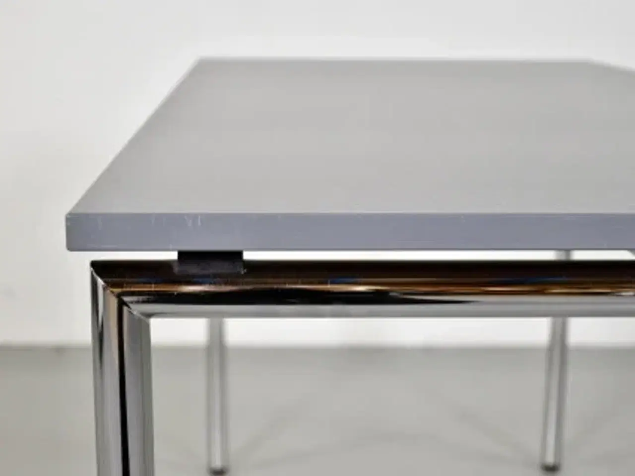 Billede 9 - Four design klapbord med grå bordplade og krom stel