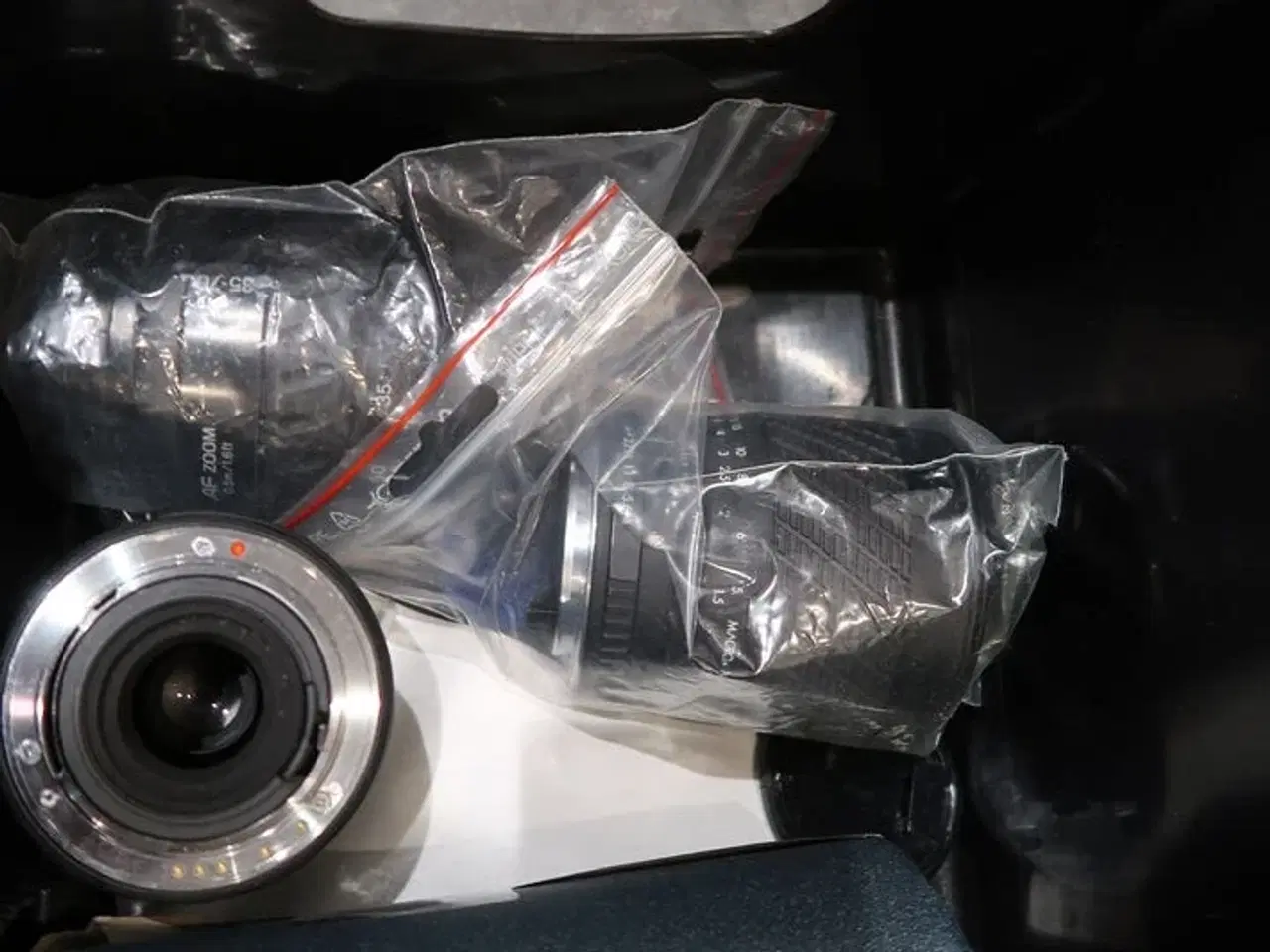Billede 2 - Kasse med div. Objektiver bl.a. NIKON 18-55mm m.m.