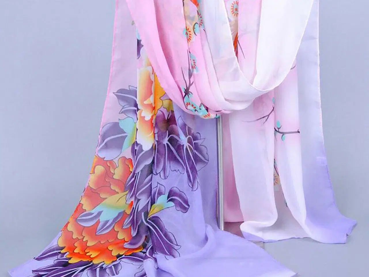 Billede 20 - tørklæder i print,aflang.med ass.blomster/påfugle