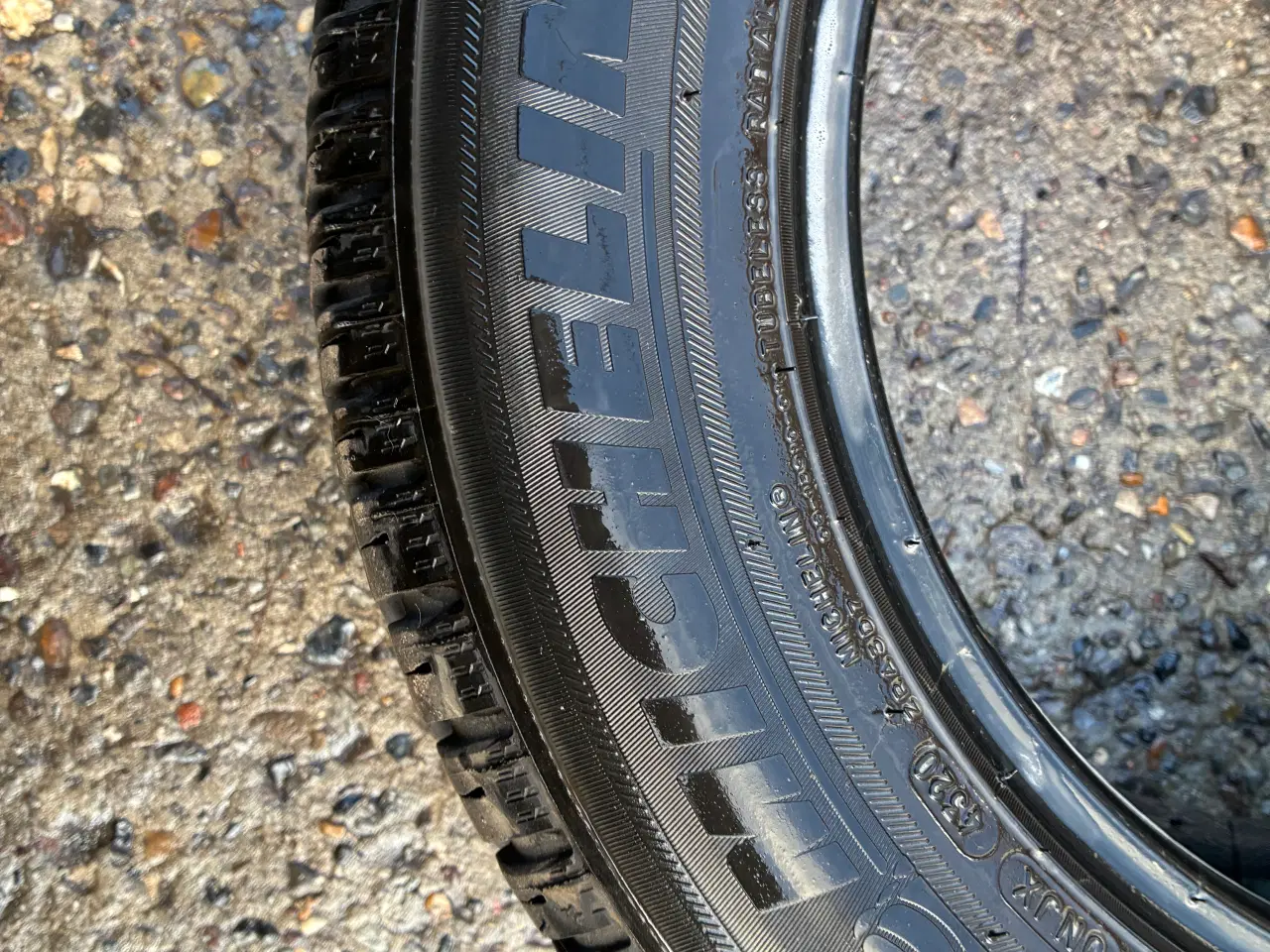 Billede 2 - 2 Kvalitets helårsdæk med masser af mønster