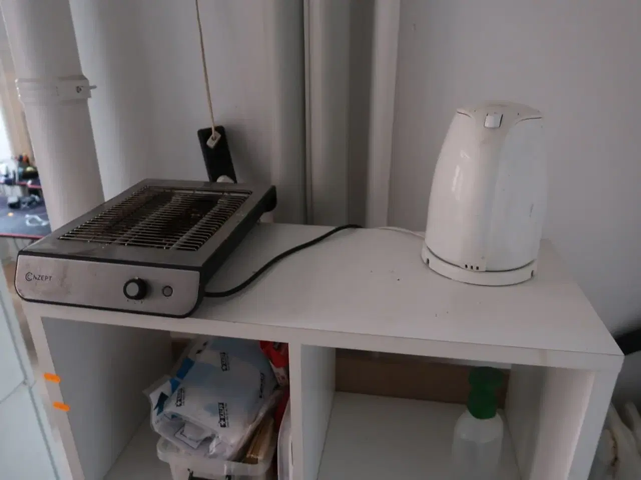 Billede 2 - Skuffemodul samt reol med indhold