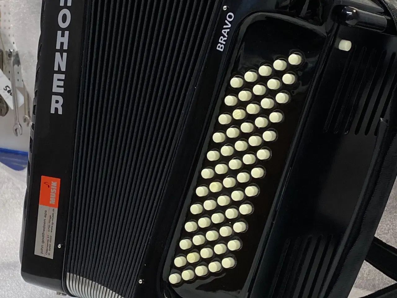Billede 7 - Hohner Bravo 60 harmonika – næsten ny