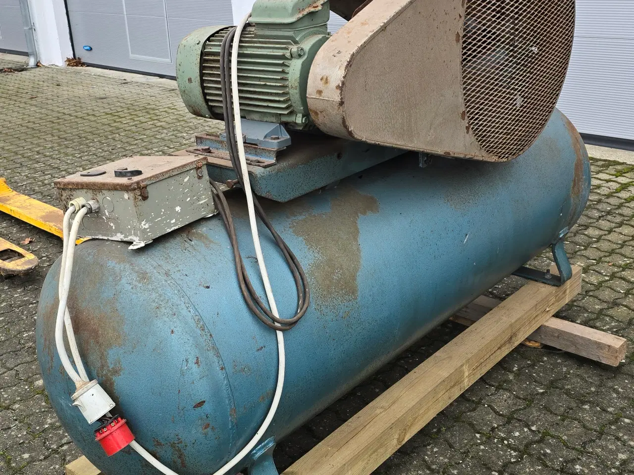 Billede 2 - Stenhøj kompresser med 500 liter tank