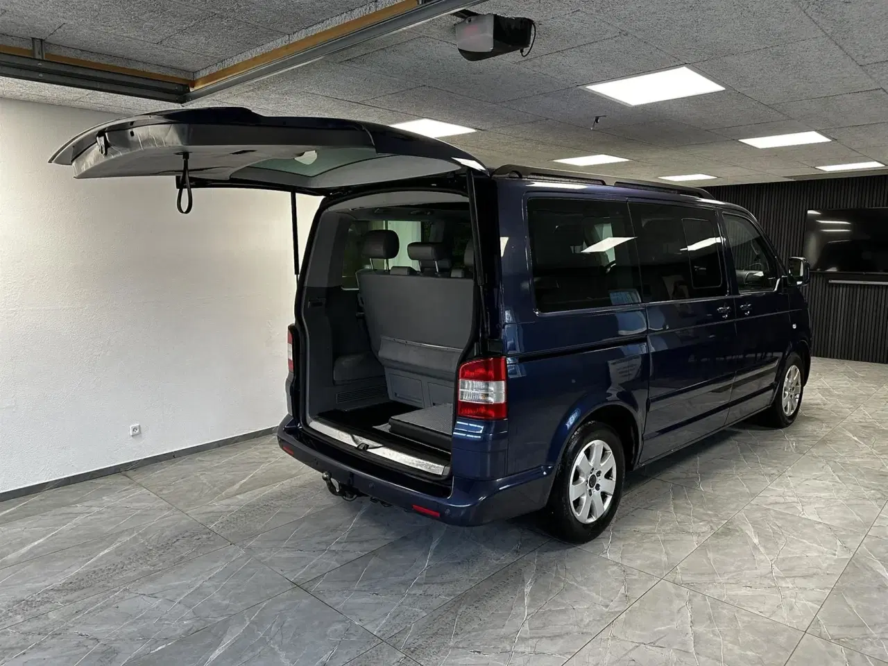 Billede 5 - VW Multivan 2,5 TDI Highline 174HK Aut.