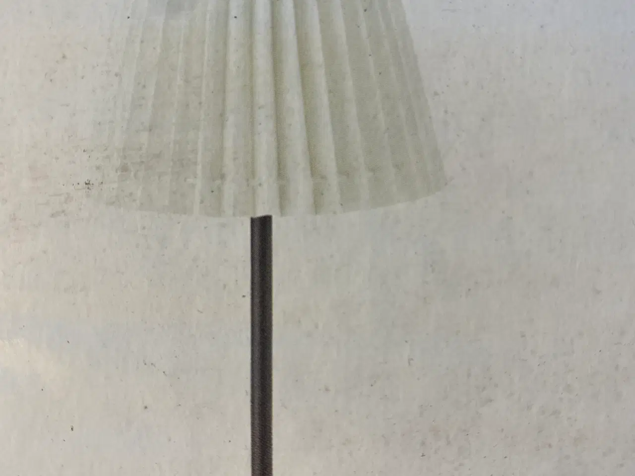 Billede 3 - Ängland bordlampe, IKEA, 43 cm, udgået model