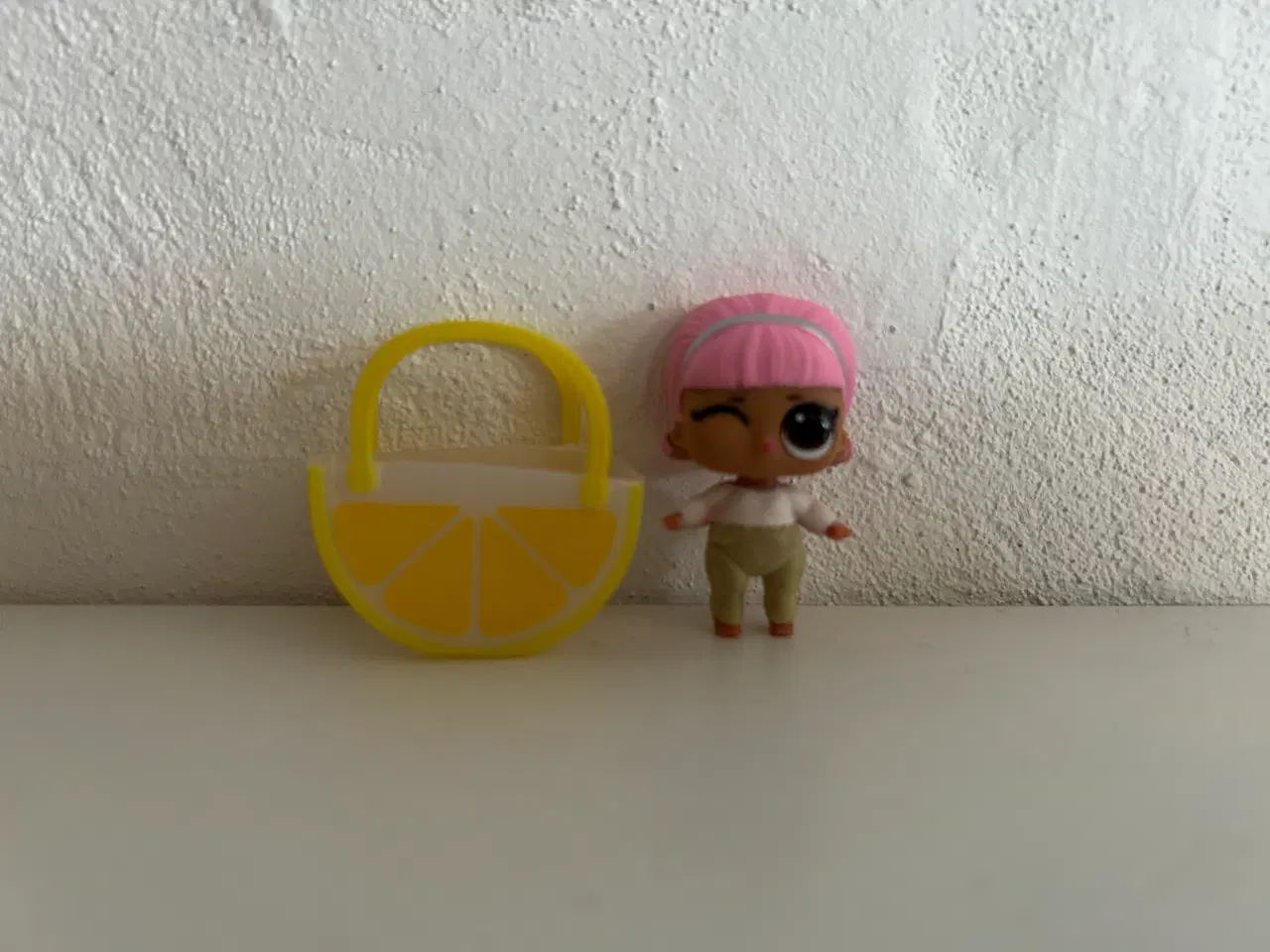 Billede 1 - L.O.L surprise dukke 