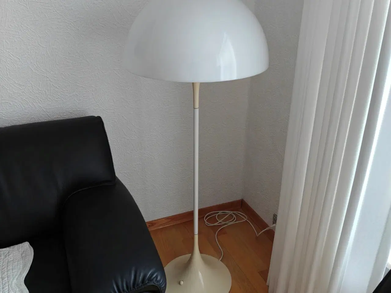 Billede 1 - PANTELLA GULVLAMPE