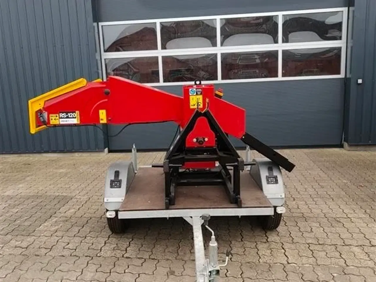 Billede 1 - Remet CNC Træhugger på trailer med benzin motor Rs120