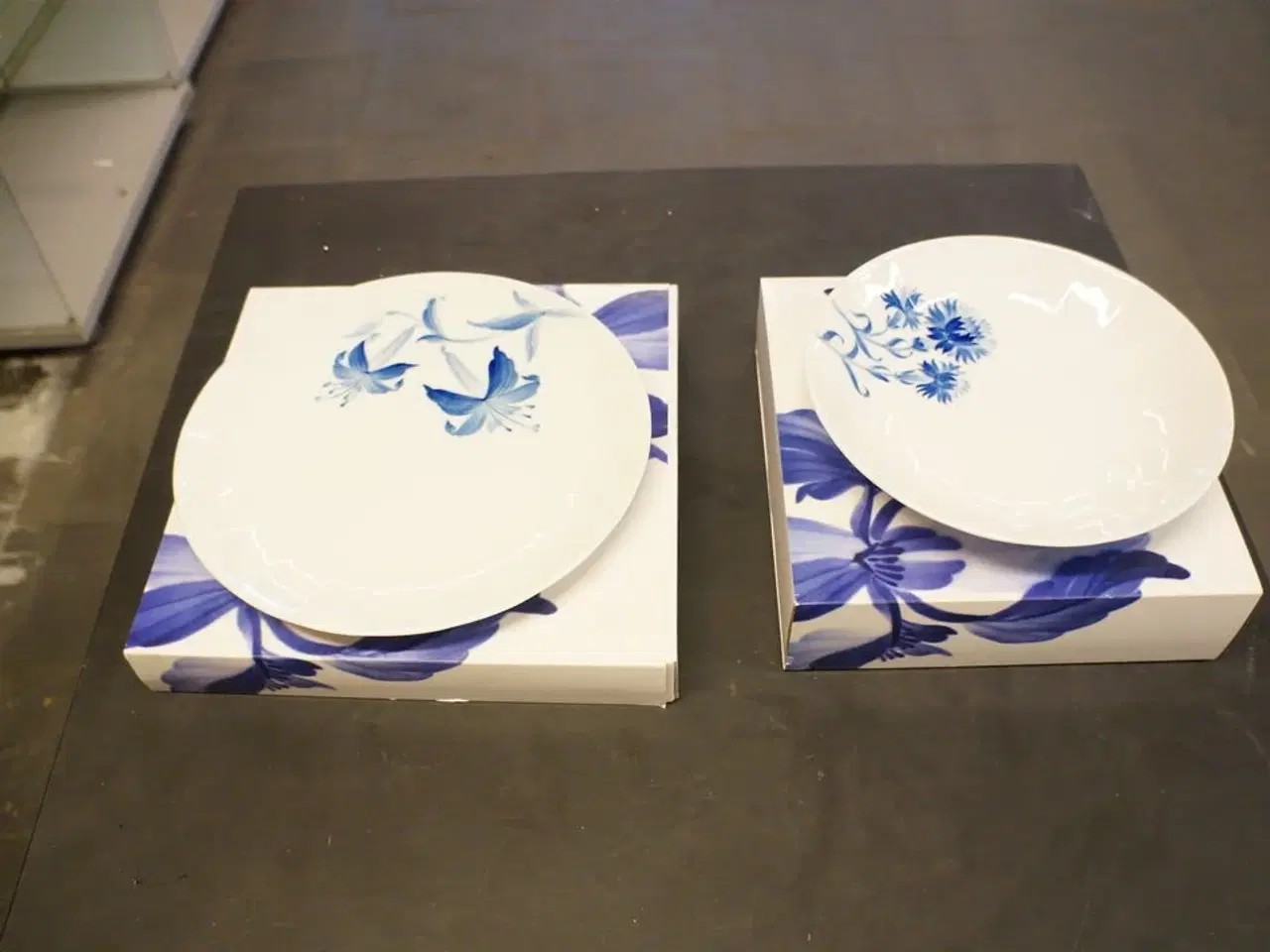 Billede 1 - 2 stk. Tallerkner ROYAL COPENHAGEN