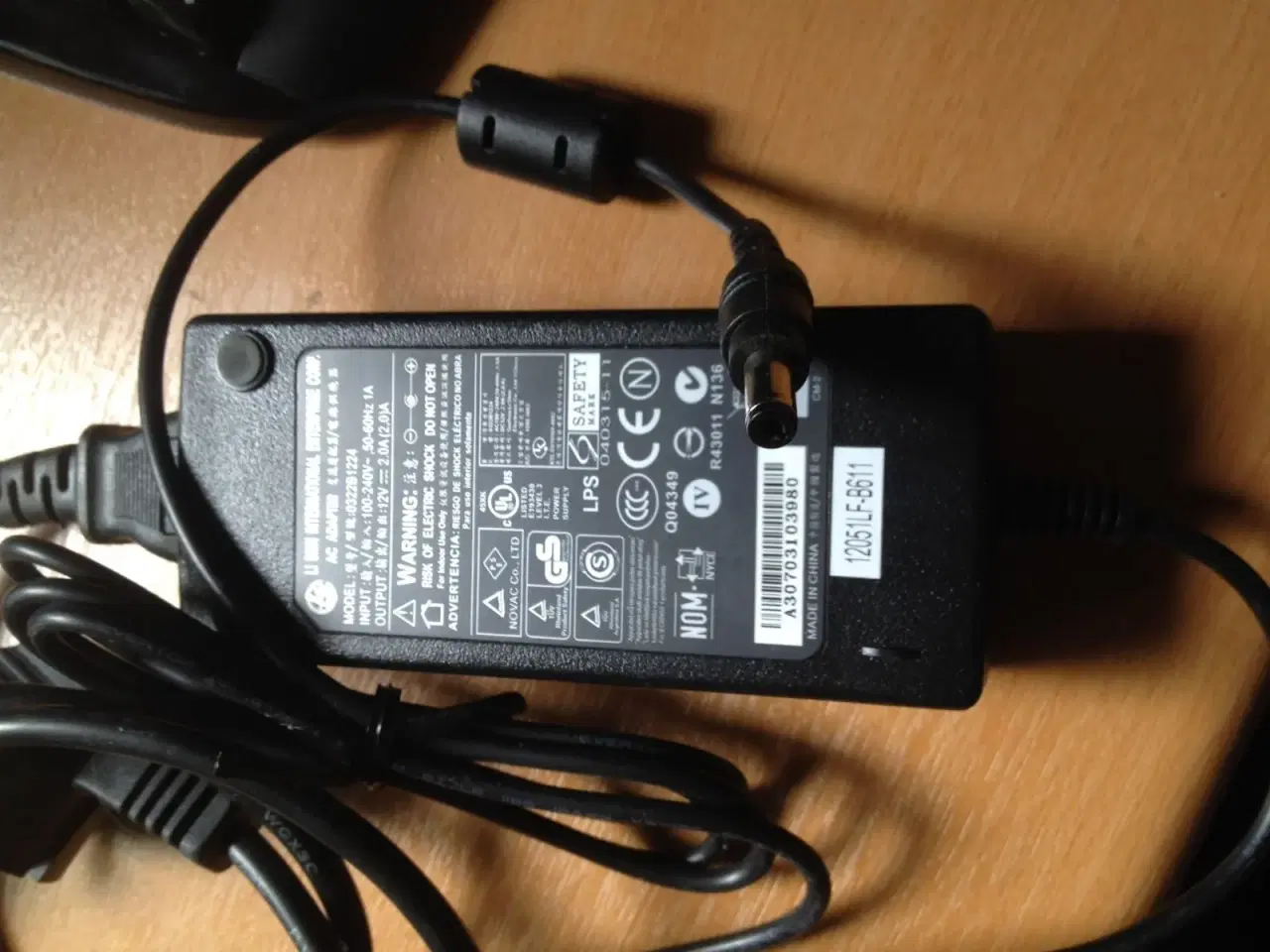 Billede 1 - AC adapter 12V