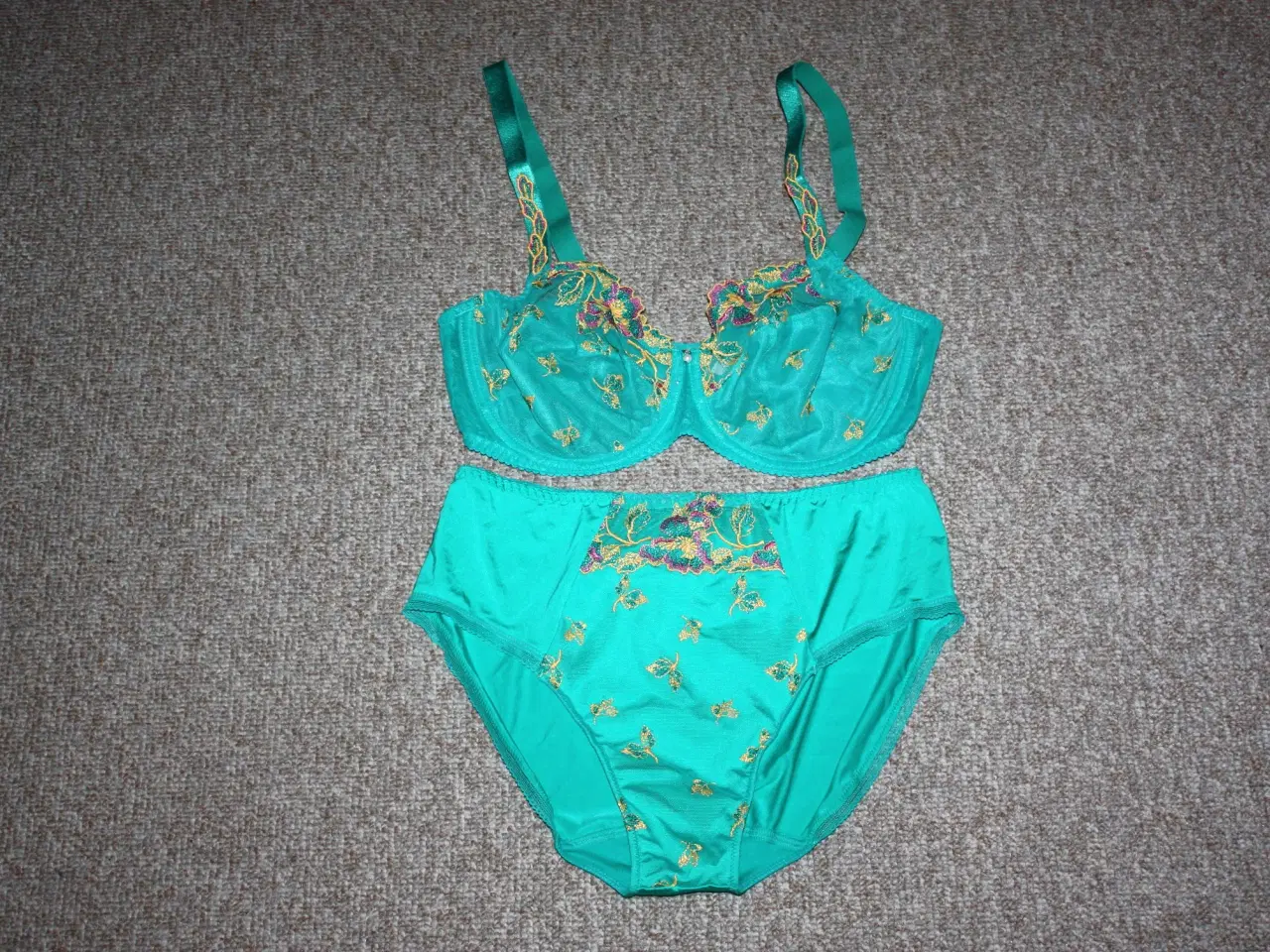 Billede 1 - Bh sæt Primadonna str. 80 C / 42 Ubrugt