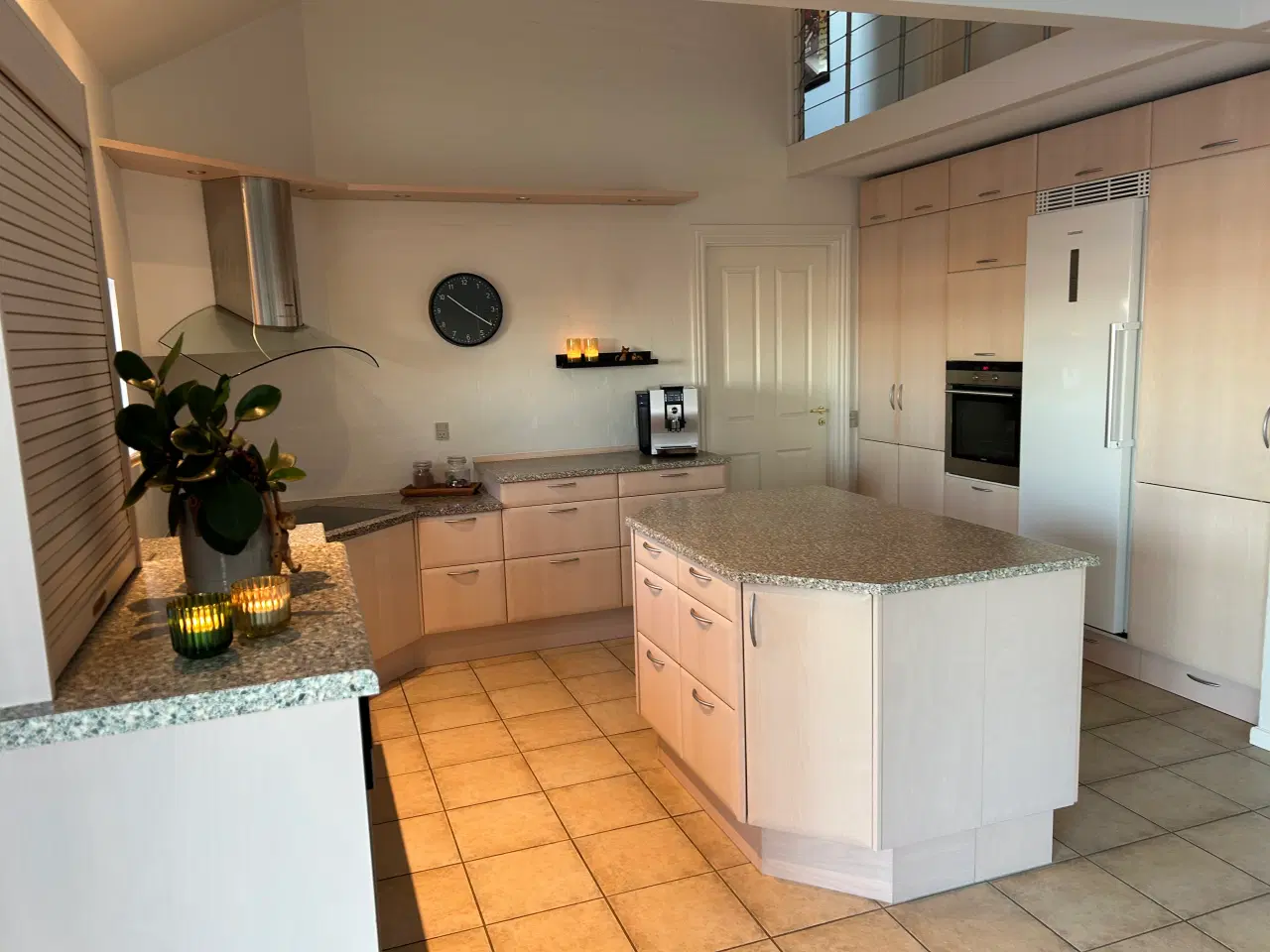 Billede 1 - Komplet Svane-køkken sælges