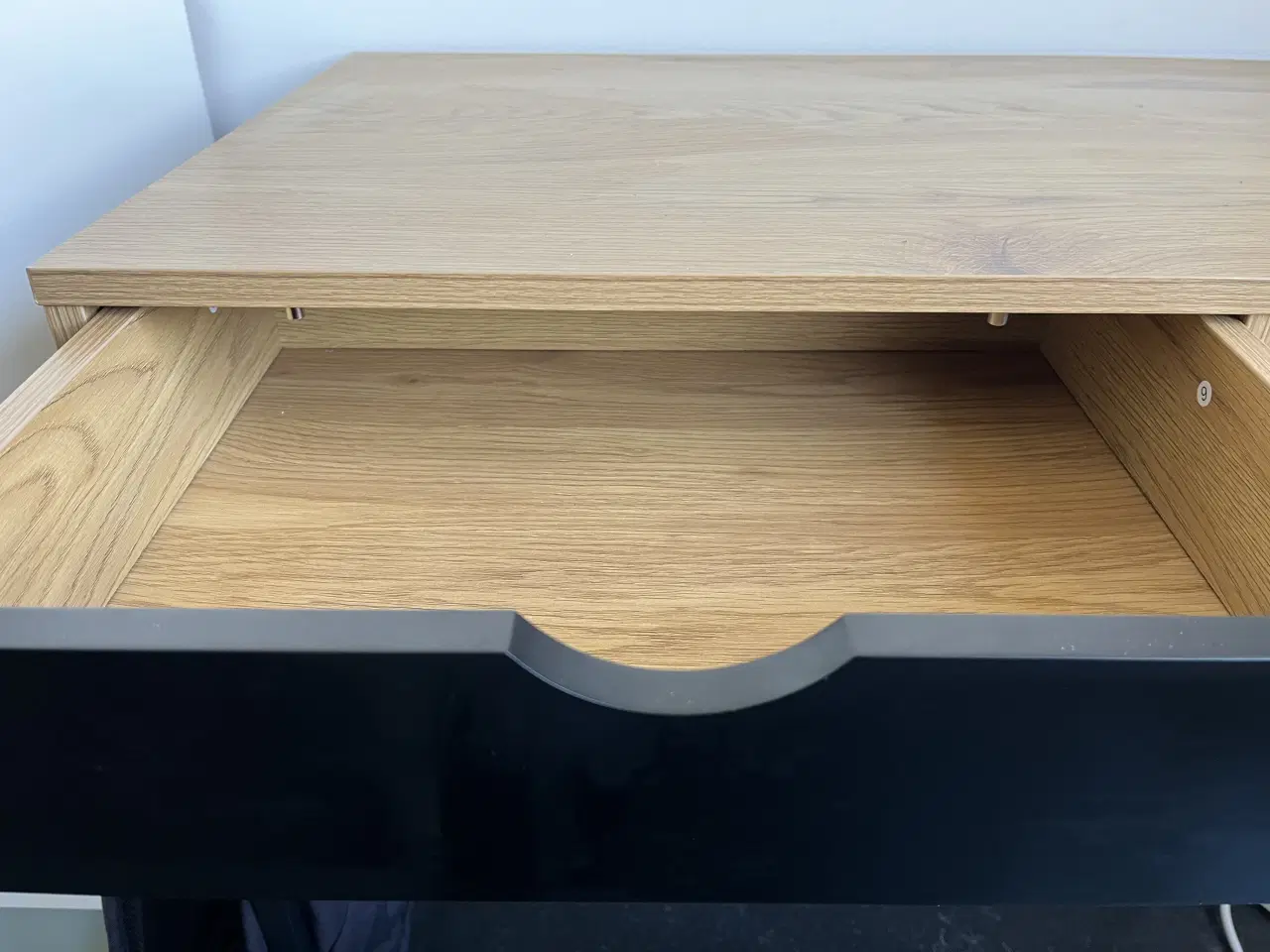 Billede 3 - JYSK TRAPPEDAL Desk (48x95 cm) – Oak/Black