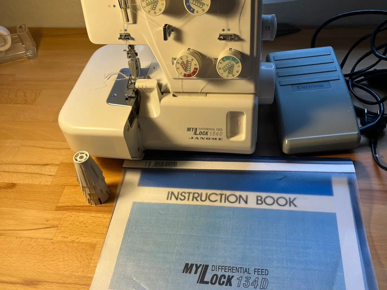 Billede 5 - Janome 134D Overlocker.