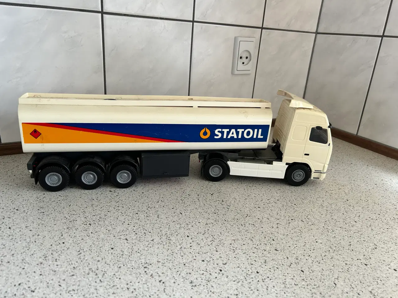 Billede 2 - Modellastbil 