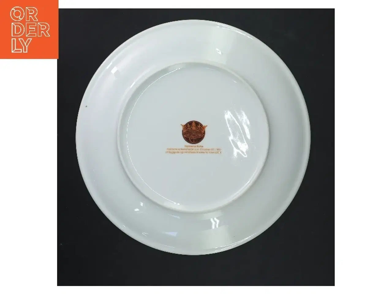Billede 3 - Dekorativ tallerken med kirke fra Holmens Kirke (str. Ø 25,5 cm) fra Mads Stage