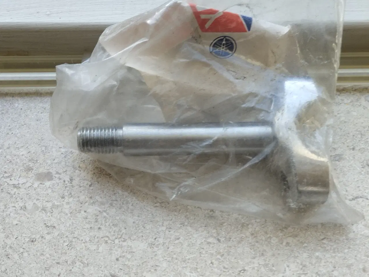 Billede 2 - Yamaha. Holder håndtag nederst.  256-23442-00  (%)