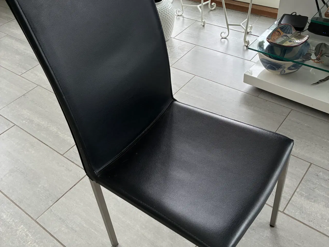 Billede 2 - Spisebord med 8 stole 