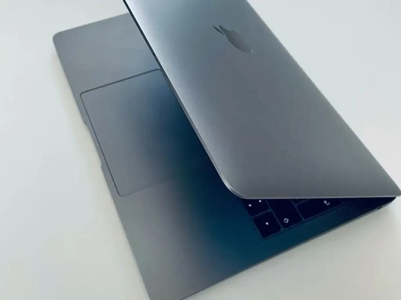 Billede 2 - MacBook Air fra 2019 sælges!