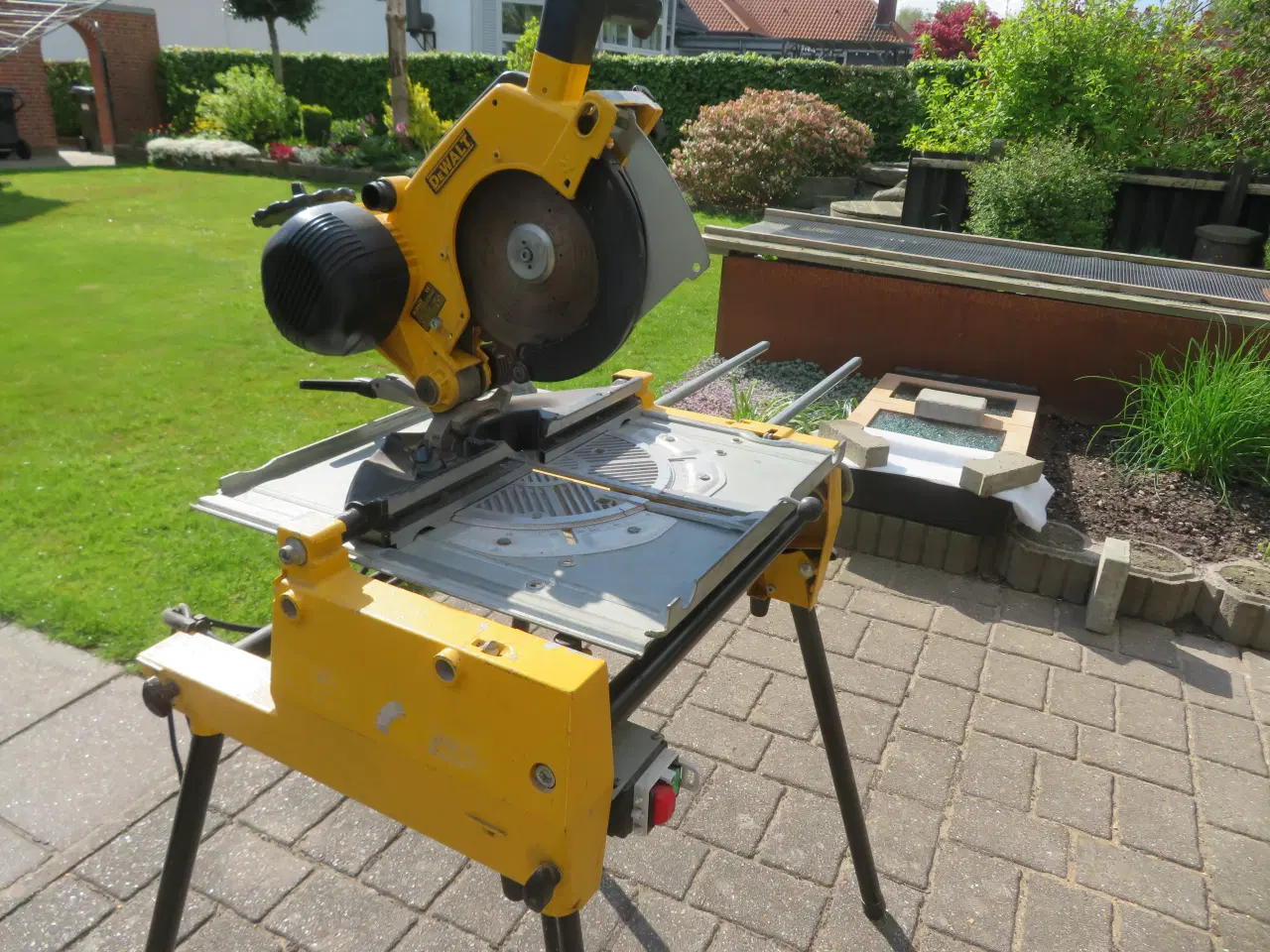 Billede 2 - DEWALT  Vendesav med ekstra lang bord