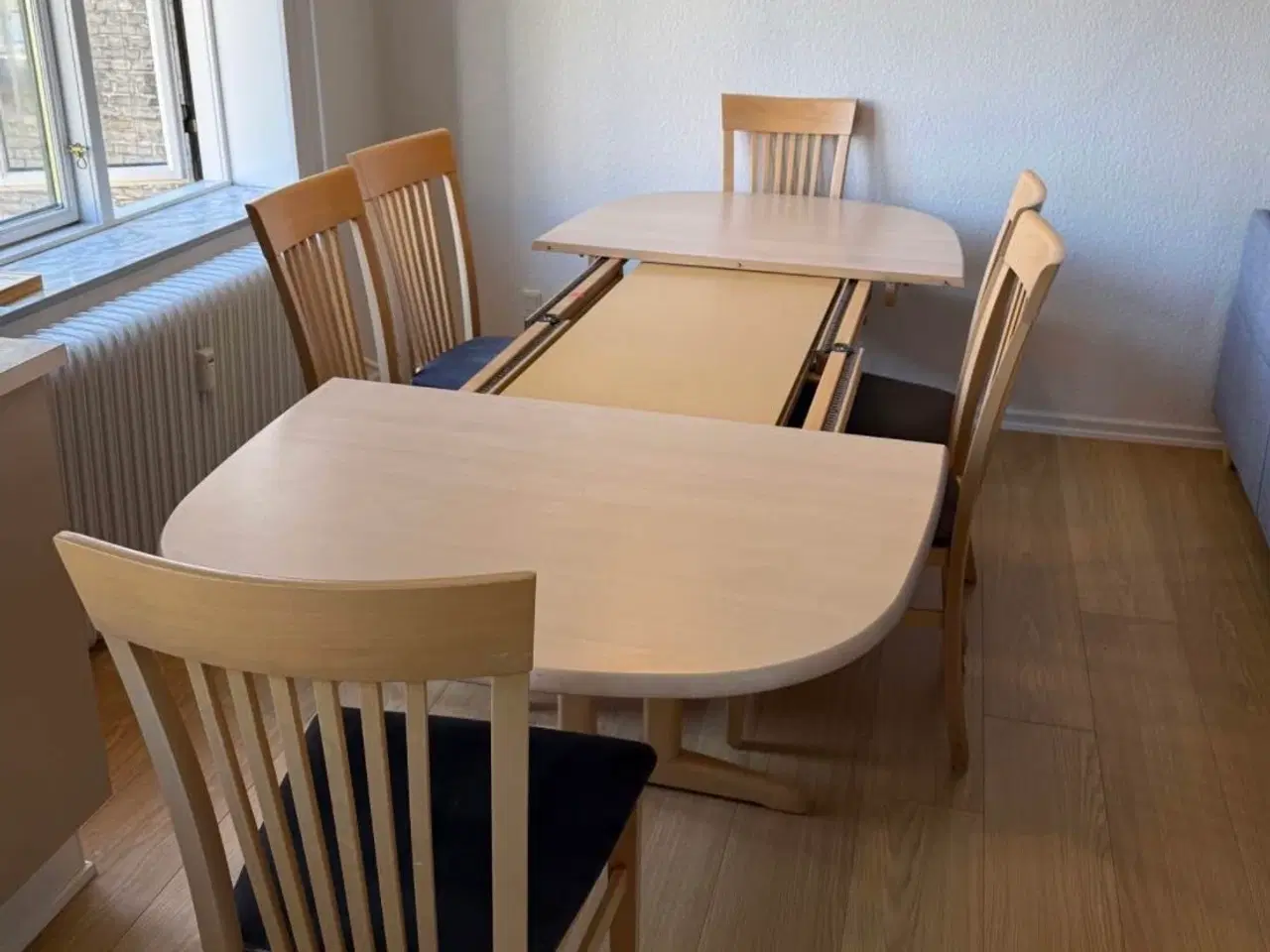 Billede 4 - Spisebord med 6 stole