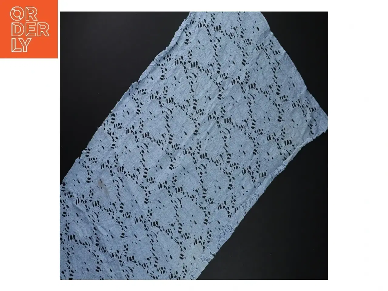 Billede 3 - Blåt hulmønstret tekstil (str. 40 x 120 cm)
