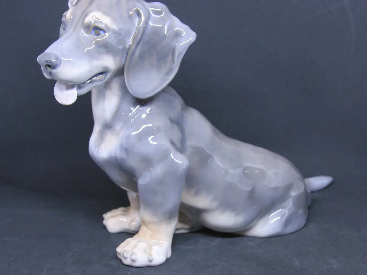 Billede 1 - Royal Copenhagen Porcelænsfigur Stor Gravhund 