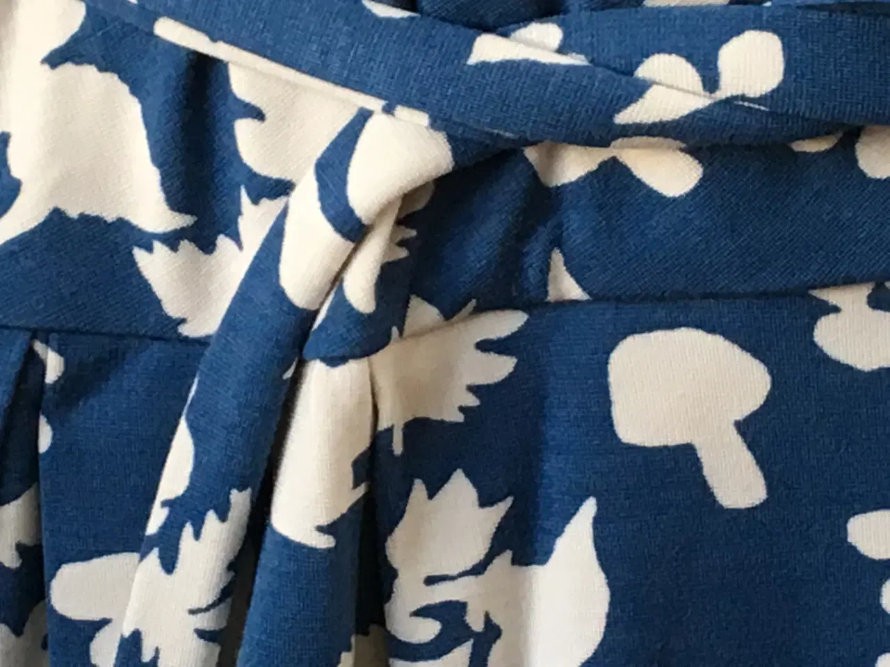 Billede 3 - Max Mara Weekend, slå-om kjole, str XL