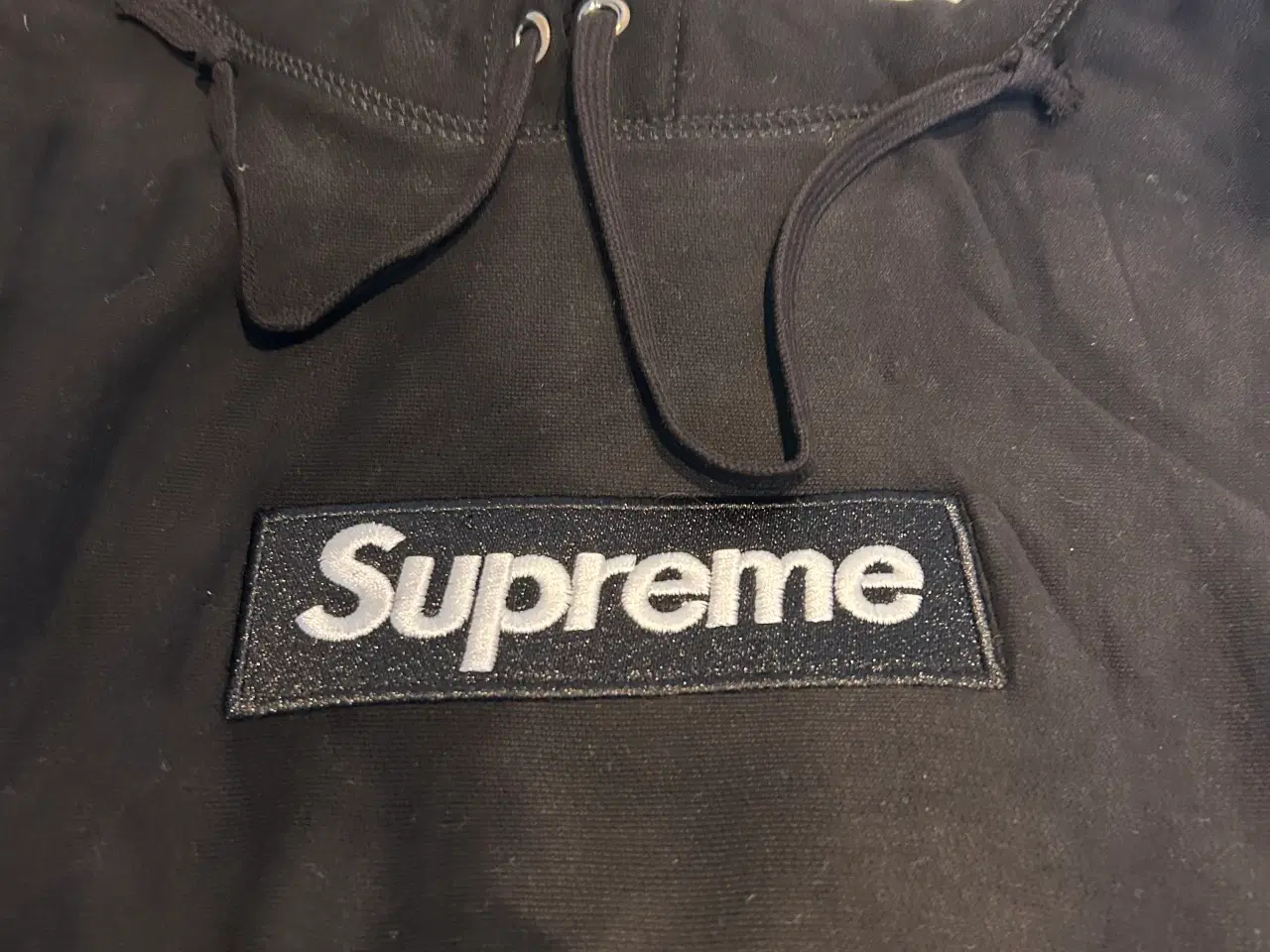 Billede 5 - supreme hoodie rigtig god kval 
