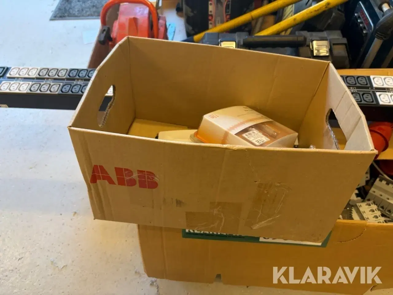 Billede 11 - Parti med blandede el-komponenter og installationsmateriel.