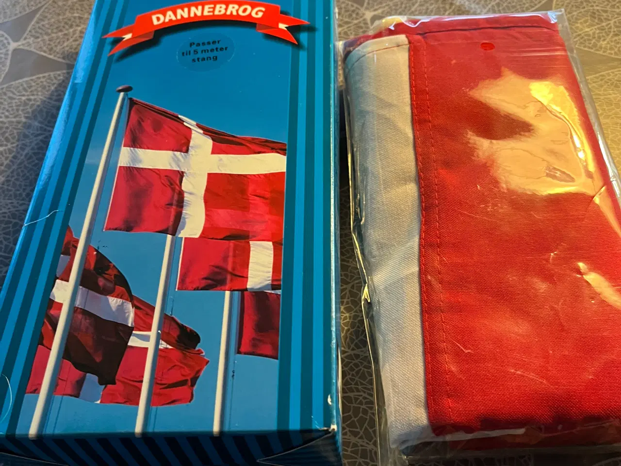 Billede 1 - Dannebrogsflag til 5 m flagstang