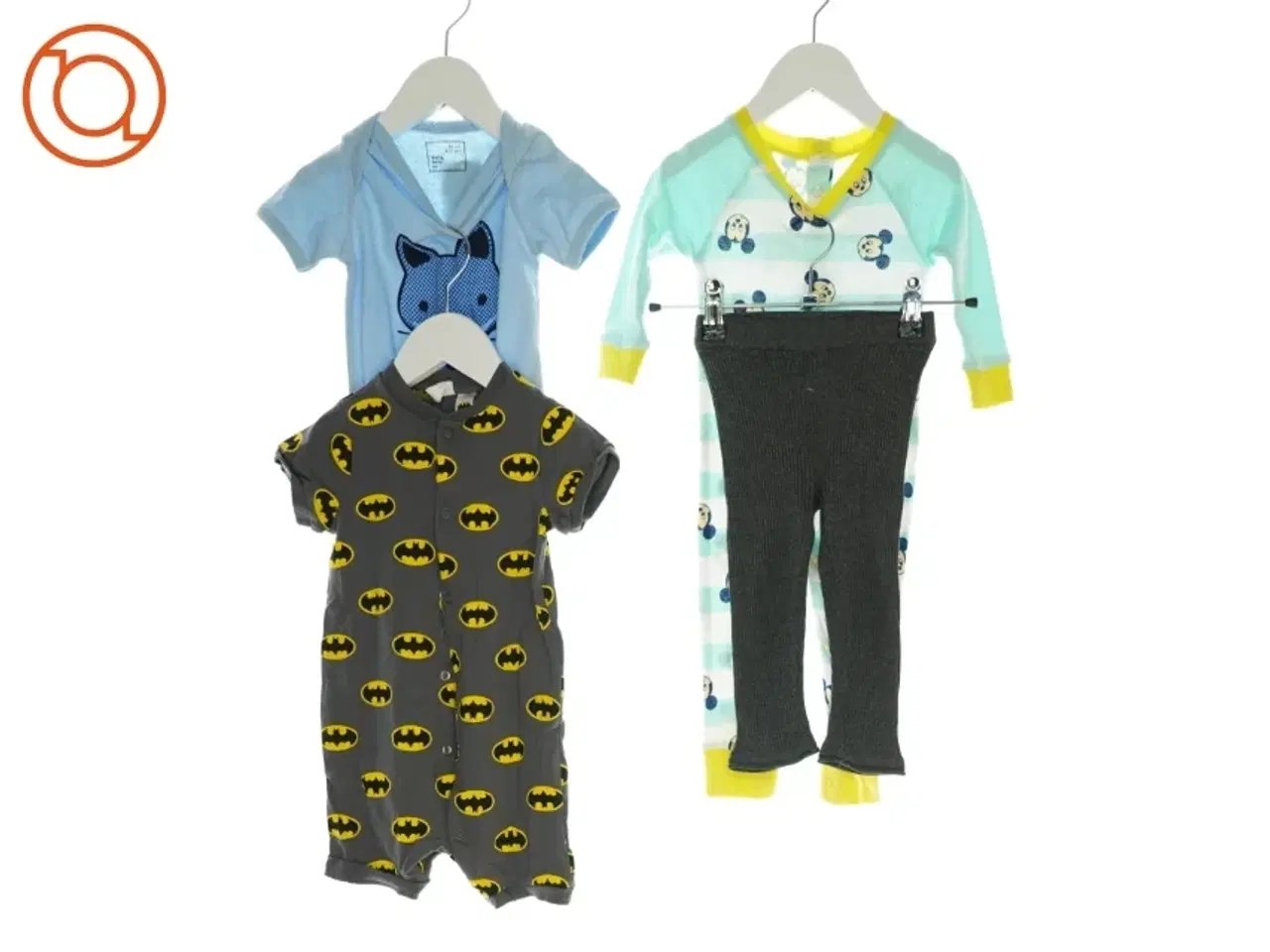 Billede 1 - Tre bodystockings og et par gamacher (Str. 80)