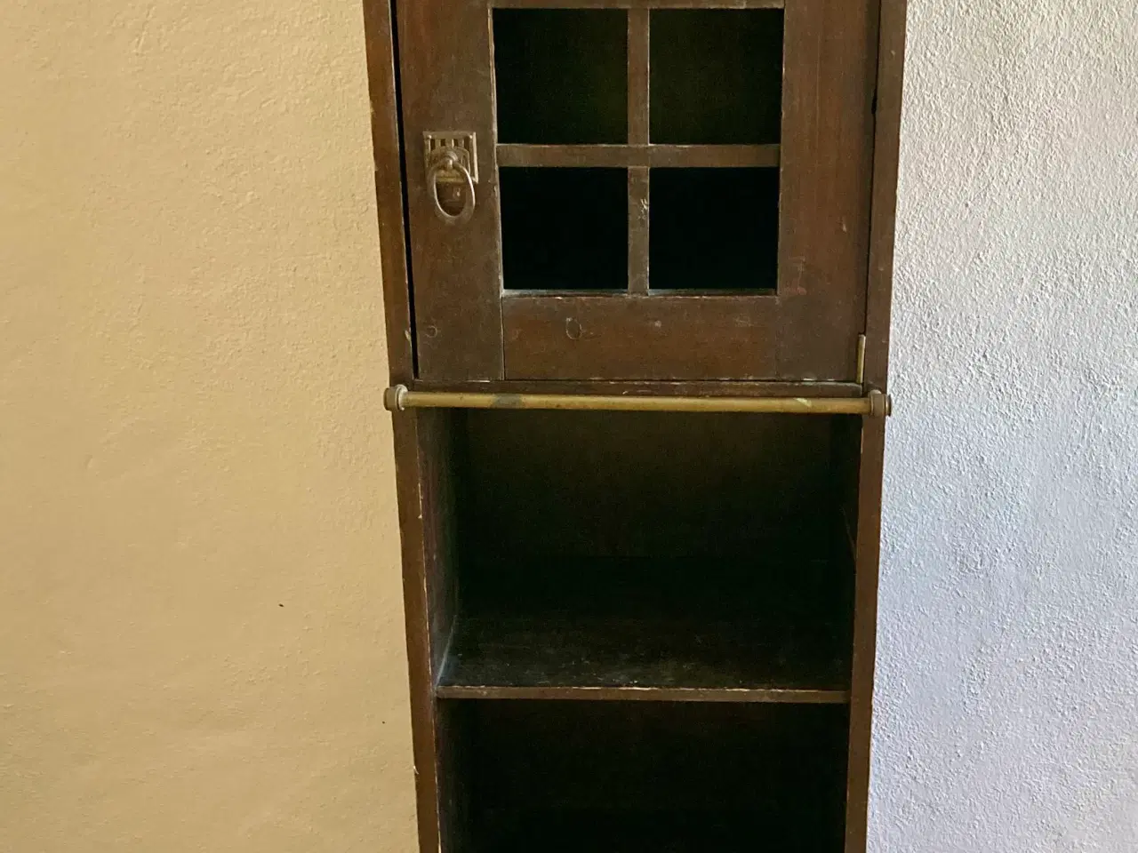 Billede 6 - 60’er fyrretræs reol / skab med 3 hylder og låge