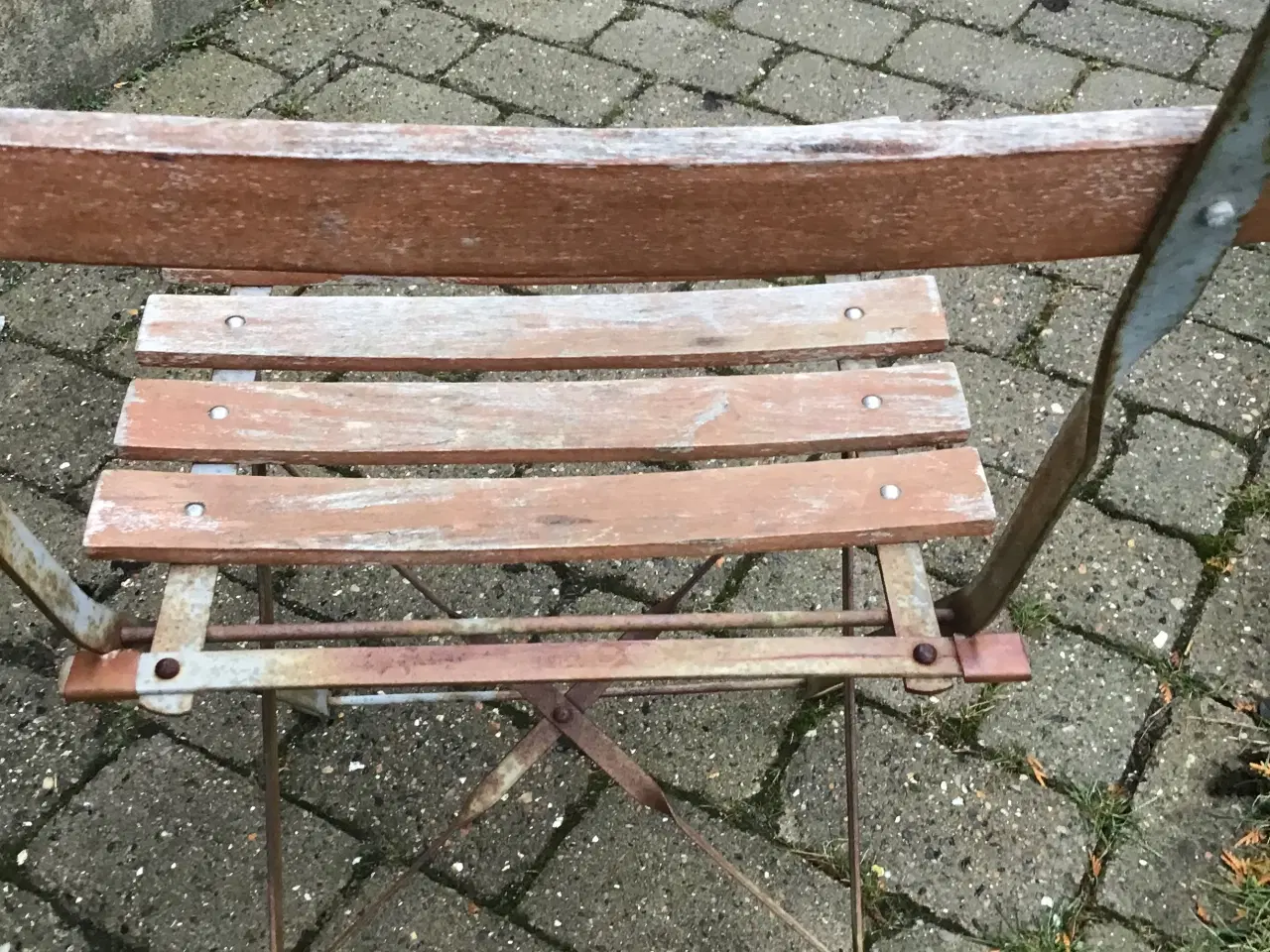 Billede 5 - Træ haveklapbord og en cafestol.