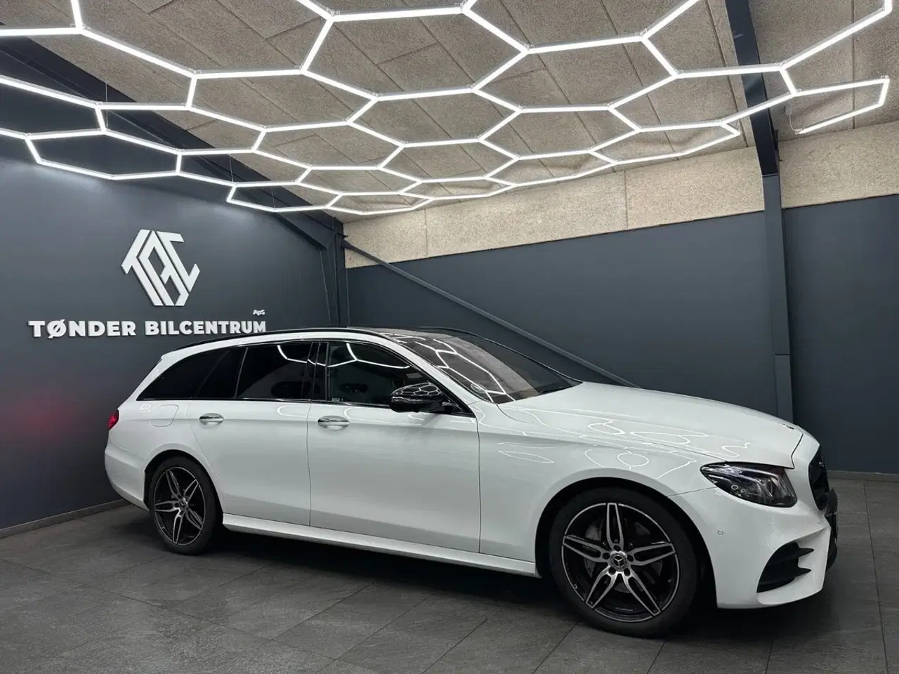 Billede 3 - Mercedes E220 d 2,0 AMG Line stc. aut.